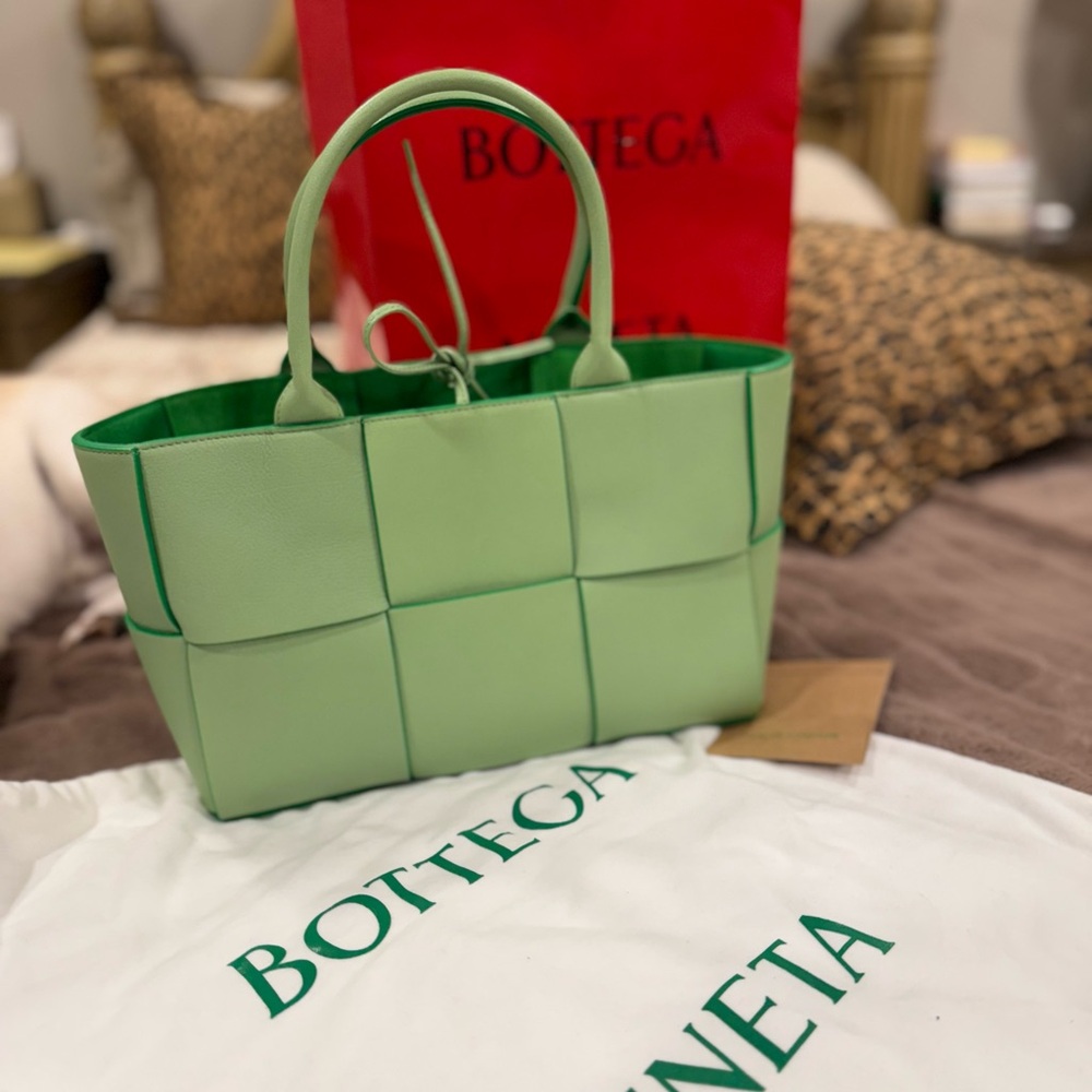 Bottega Veneta Green Leather Tote Bag